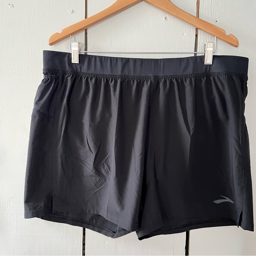 Brooks Men’s Journey 5" Black Athletic Shorts New